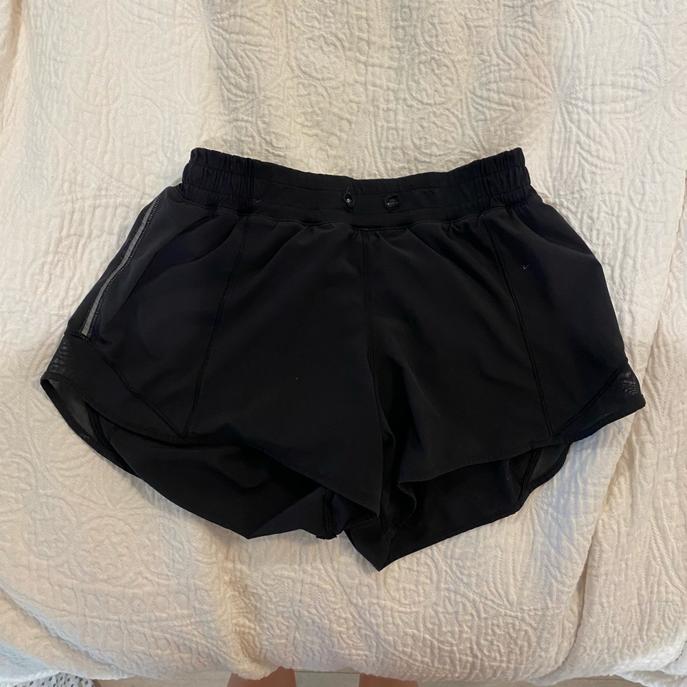 Lululemon Hotty Hot shorts size 6